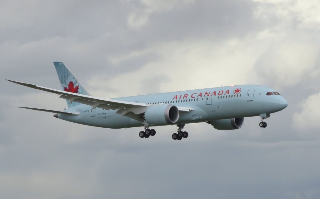 Air Canada's first Boeing 787-8 lands at Paine Field after its first test flight. Photo: Barry Evans