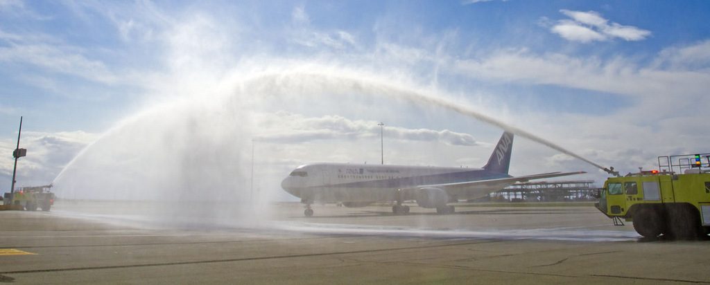 ANA's inaugural flight to YVR gets a plane wash. Nice salute! Photo: Leighton Matthews - Pacific Air Photo