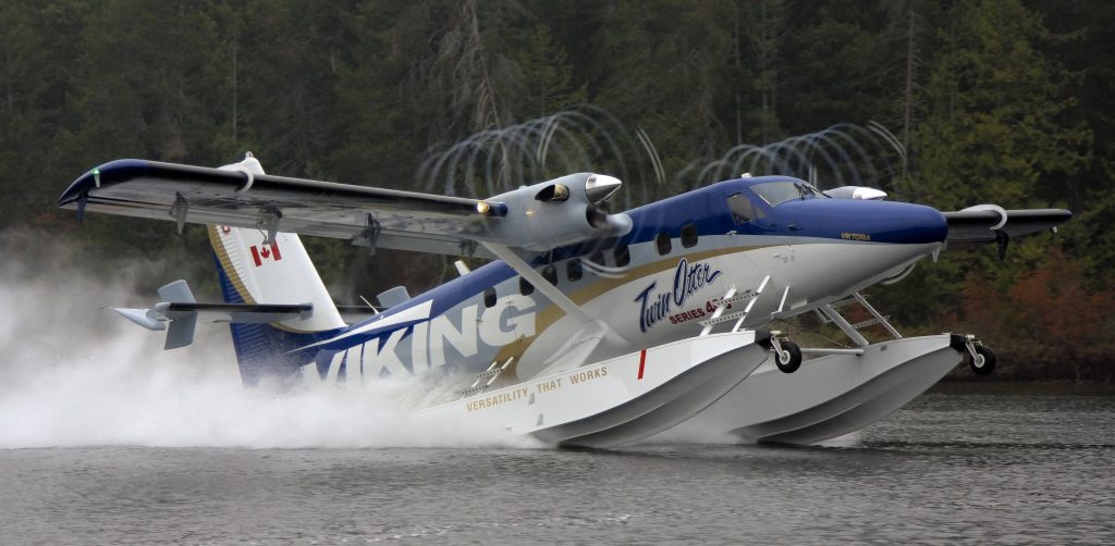Twin Otter - Series 400 on amphibious floats - check out the prop vorticies! Photo: Viking Air