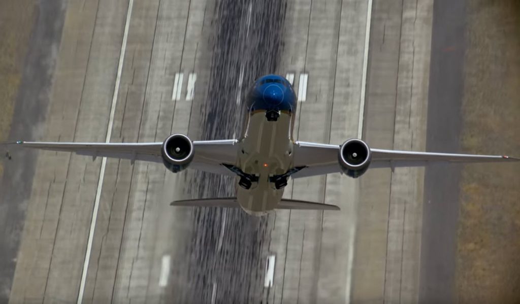 Boeing's 787-9 practicing for the 2015 Paris Air Show